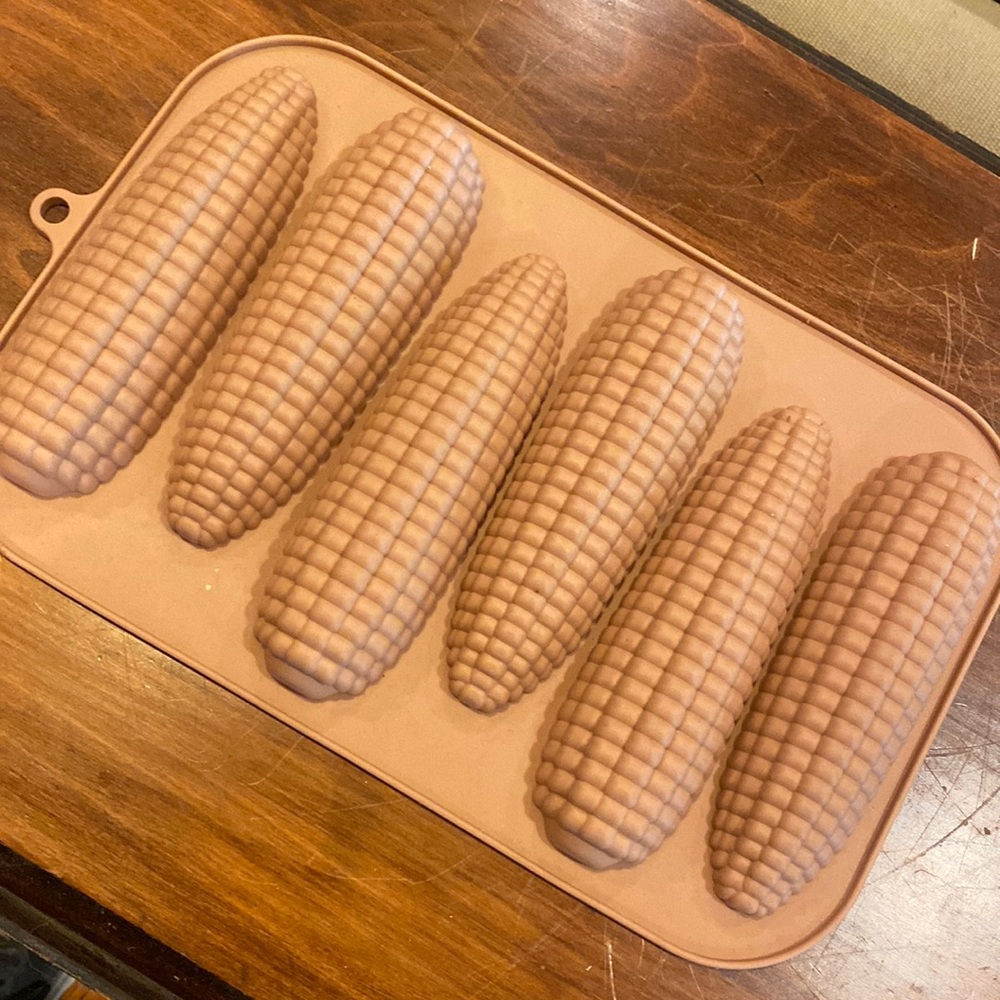 NWOT Silicone Ear of Corn Cake-Let Pan Gelatin Cornbread Thanksgiving Fun Picnic - Picture 4 of 7